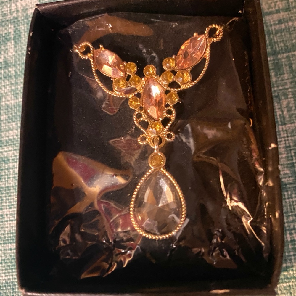 Avon Gilded Empire set 3 pieces necklace bracelet earrings NWOT